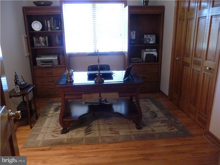 439 Gordon Road Robbinsville, NJ 08691 - Photo 18 of 25 Office / Study