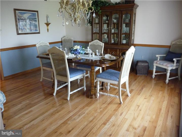 439 Gordon Road Robbinsville, NJ 08691 - Photo 5 of 25 Dining Room