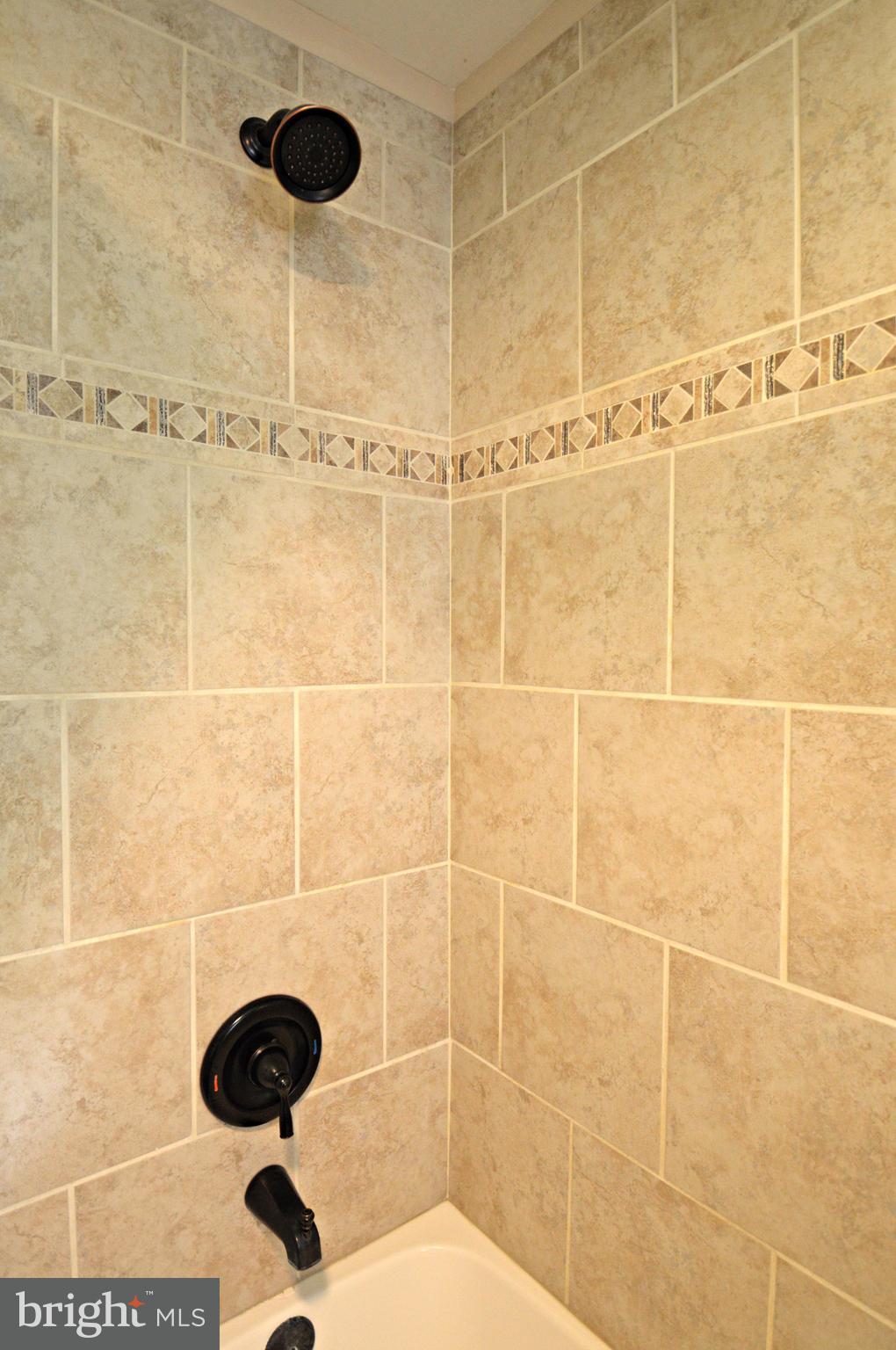 63 Hemlock Road Reading, PA 19607 - Photo 17 of 27 Guest bath