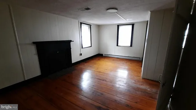 $1,300 | 217 South Main Street, Unit A, Woodstock, VA 22664