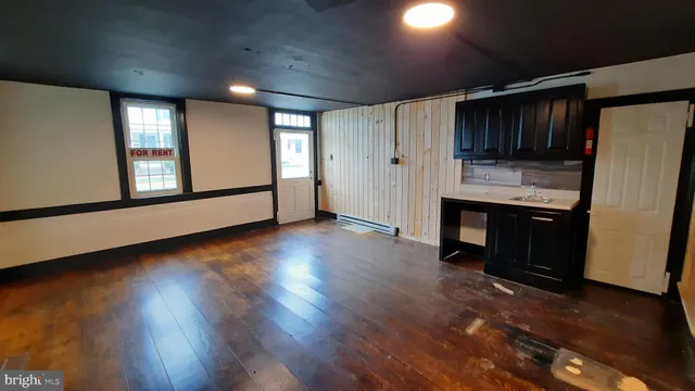 $1,300 | 217 South Main Street, Unit A, Woodstock, VA 22664