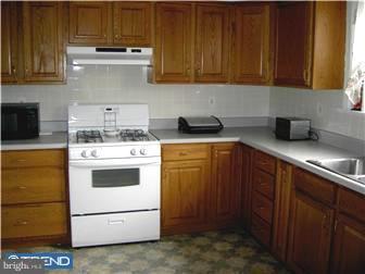 508 Howard Street Riverside, NJ 08075 - Photo 3 of 10 Kitchen