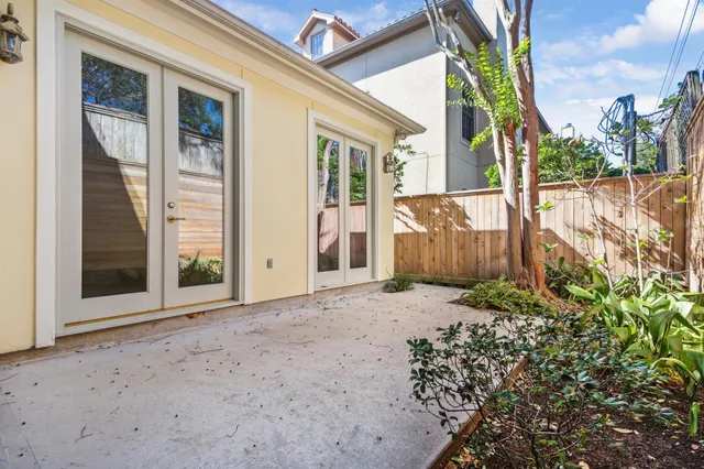 $1,835,000 | 5022 Tangle Lane, Houston, TX 77056