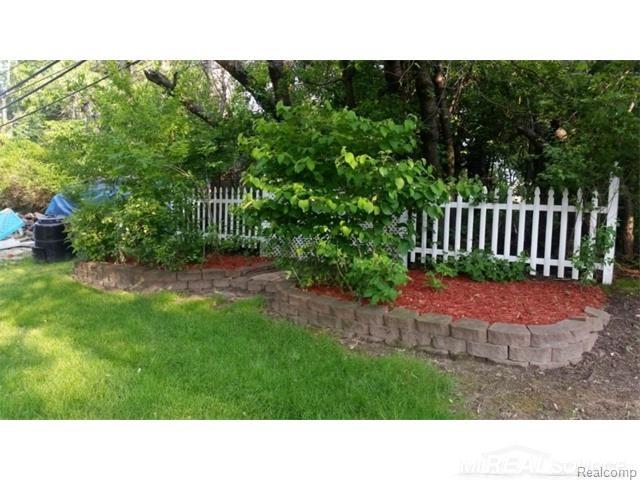 2551 Roseview Drive Rochester Hills, MI 48306 - Photo 14 of 39