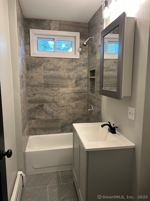 514 Winthrop Avenue New Haven, CT 06511 - Photo 5 of 17 a bathroom with a sink and a bathtub