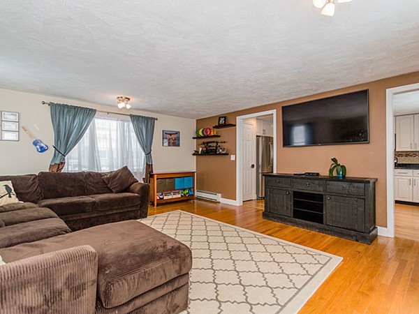 100 Temple Road Waltham, MA 02452 - Photo 7 of 27 Gallery Image 7
