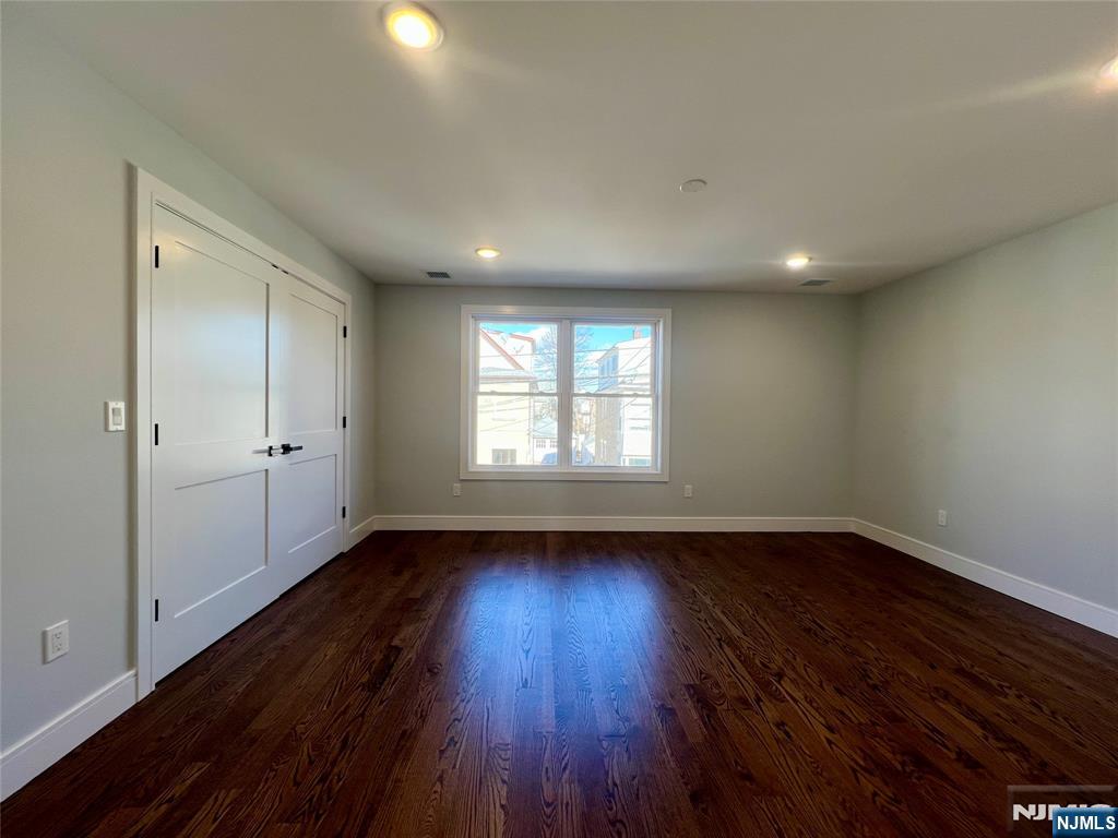 48 Tuttle Street Wallington, NJ 07057 - Photo 3 of 17