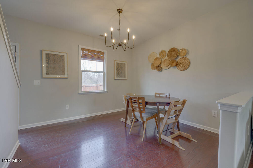 657 Suffolk Road Johnson City, TN 37615 - Photo 13 of 40 011