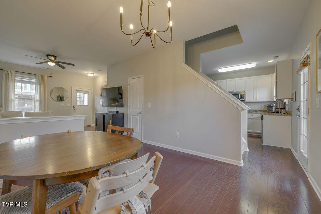 657 Suffolk Road Johnson City, TN 37615 - Photo 15 of 40 013