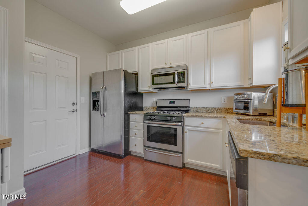 657 Suffolk Road Johnson City, TN 37615 - Photo 16 of 40 014