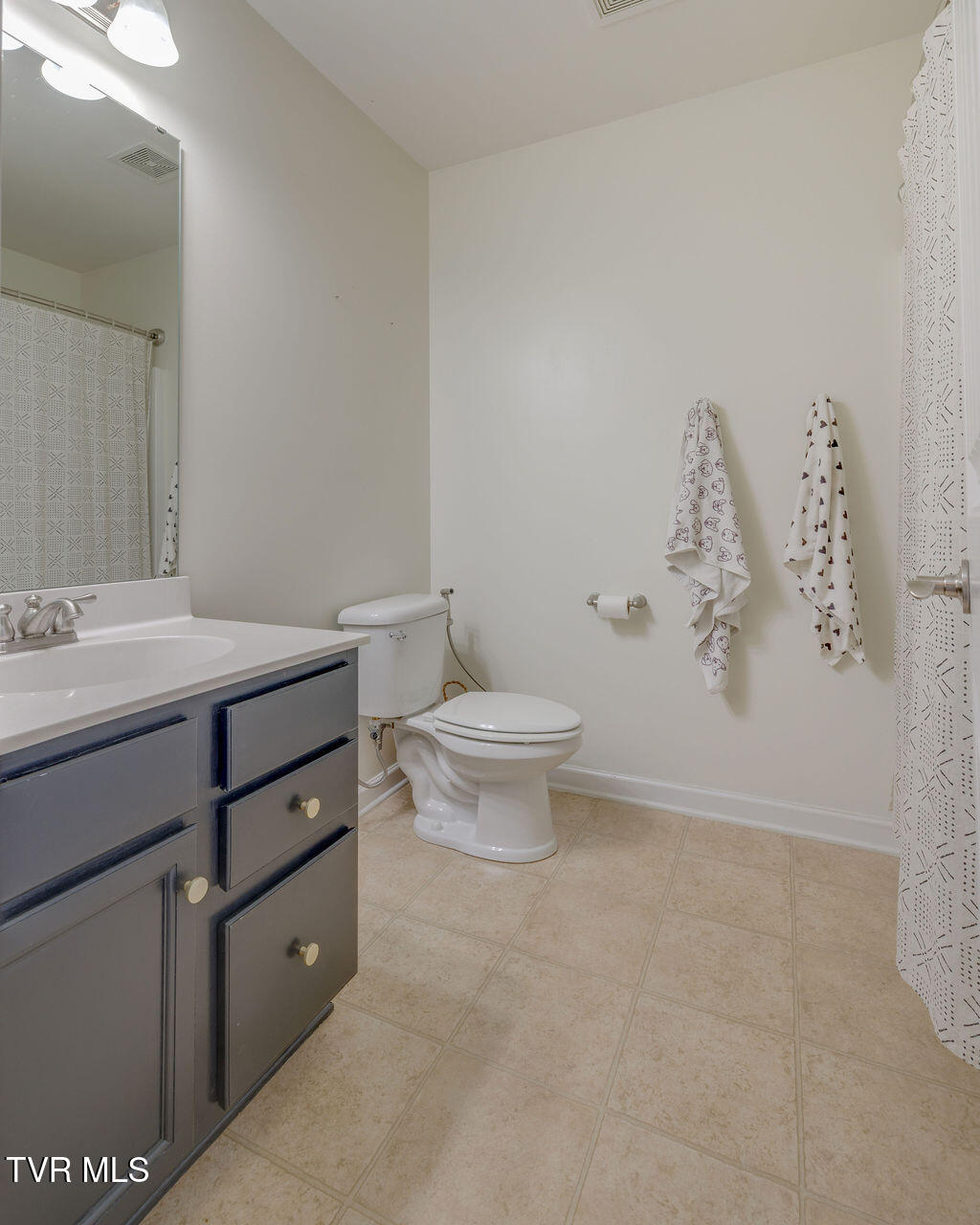 657 Suffolk Road Johnson City, TN 37615 - Photo 22 of 40 020