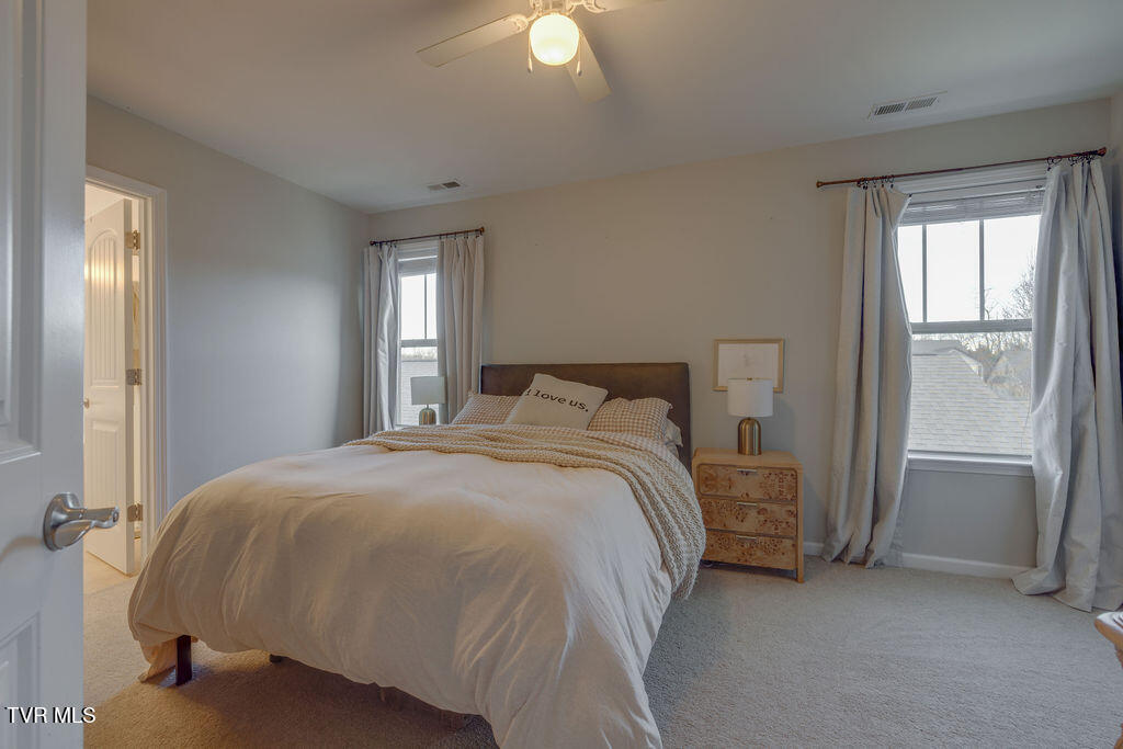 657 Suffolk Road Johnson City, TN 37615 - Photo 27 of 40 025