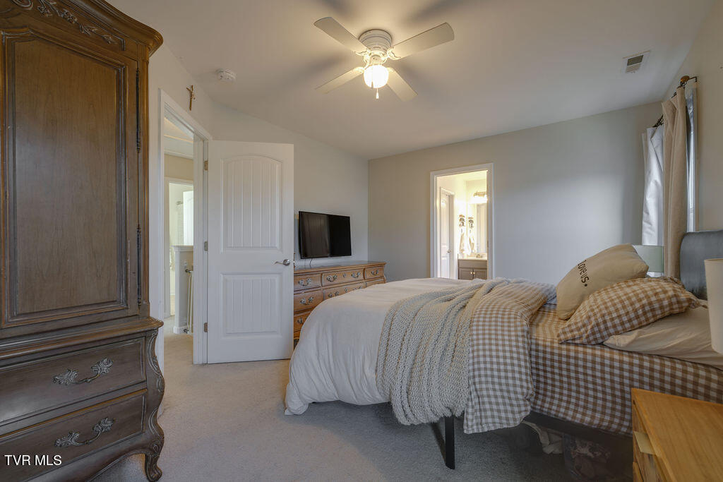 657 Suffolk Road Johnson City, TN 37615 - Photo 28 of 40 026