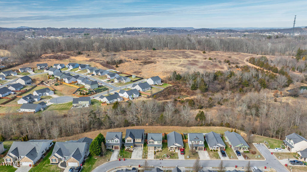 657 Suffolk Road Johnson City, TN 37615 - Photo 37 of 40 036