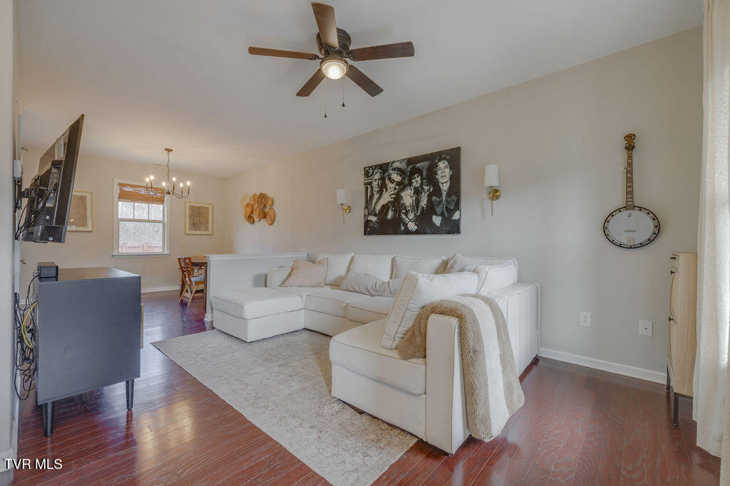 657 Suffolk Road Johnson City, TN 37615 - Photo 8 of 40 006