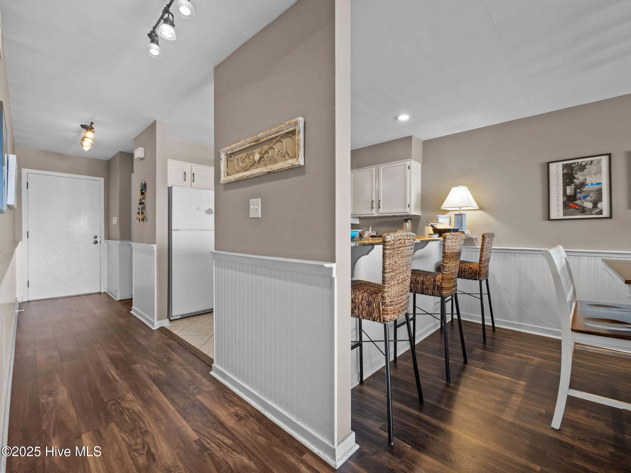 525 Salter Path Road, Unit A4 Pine Knoll Shores, NC 28512 - Photo 10 of 44 Entry to Kitchen