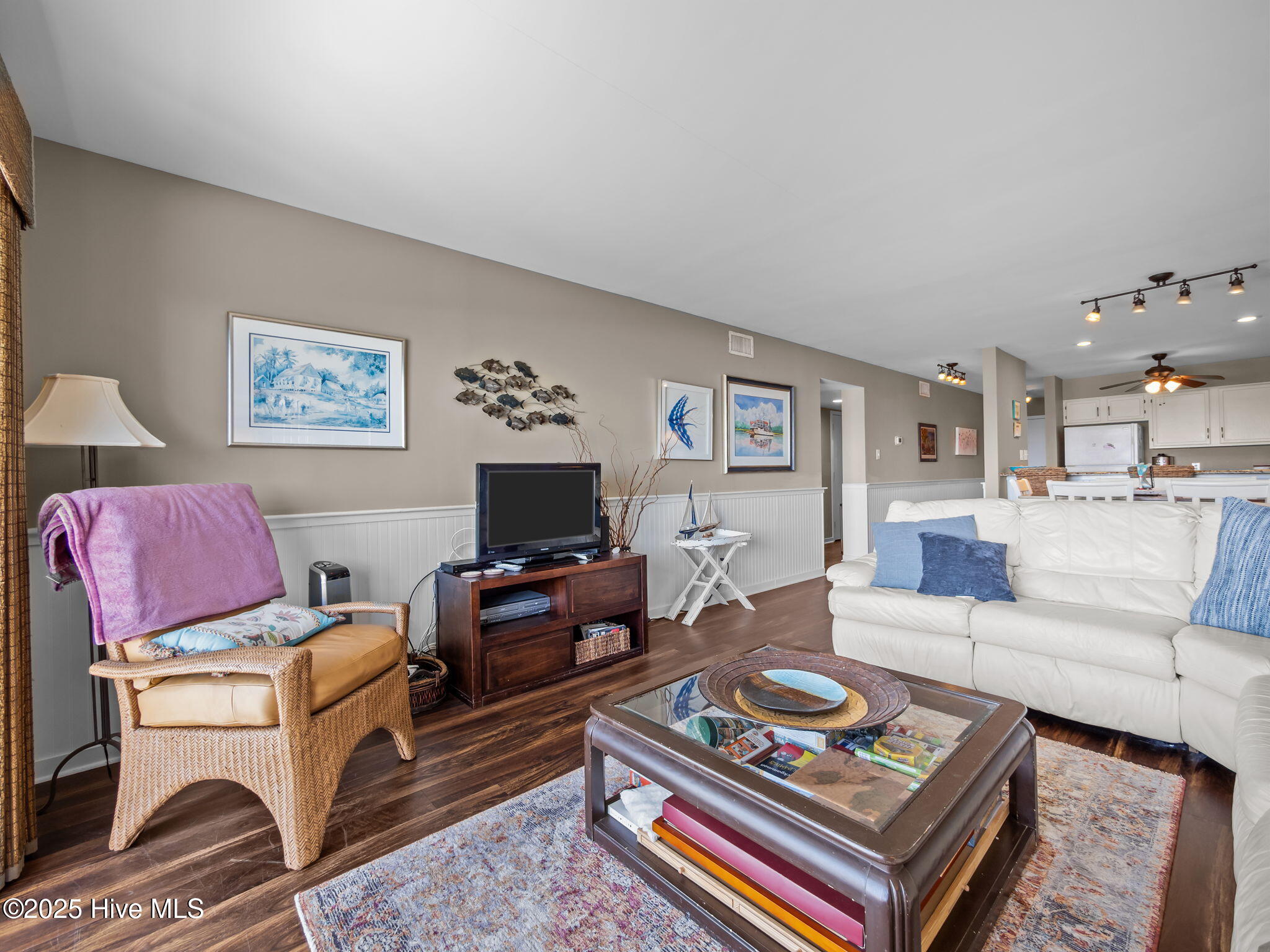 525 Salter Path Road, Unit A4 Pine Knoll Shores, NC 28512 - Photo 4 of 44 Living room