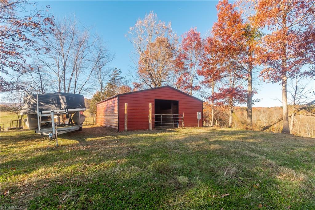 1604 Round Peak Church Road Lowgap, NC 27024 - Photo 12 of 29 Gallery Image 12