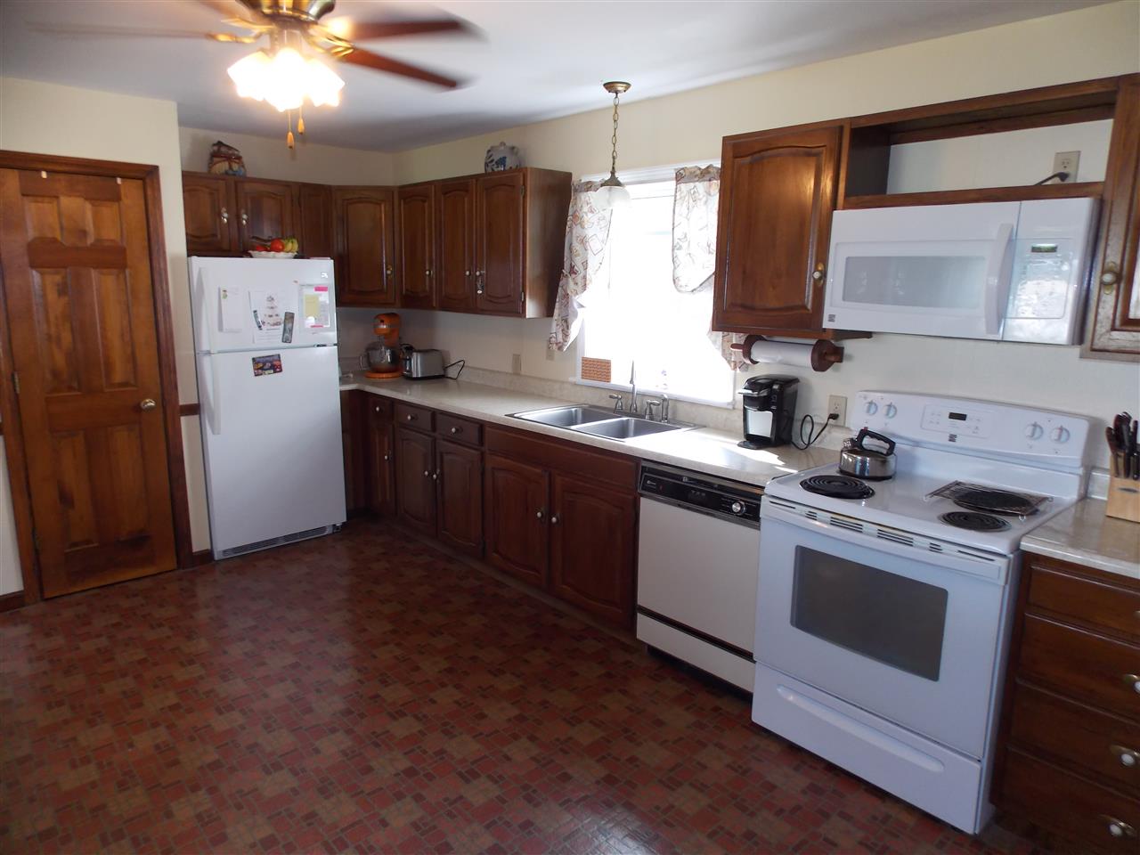 187 Redfield Road Barton, VT 05822 - Photo 8 of 30 Gallery Image 8