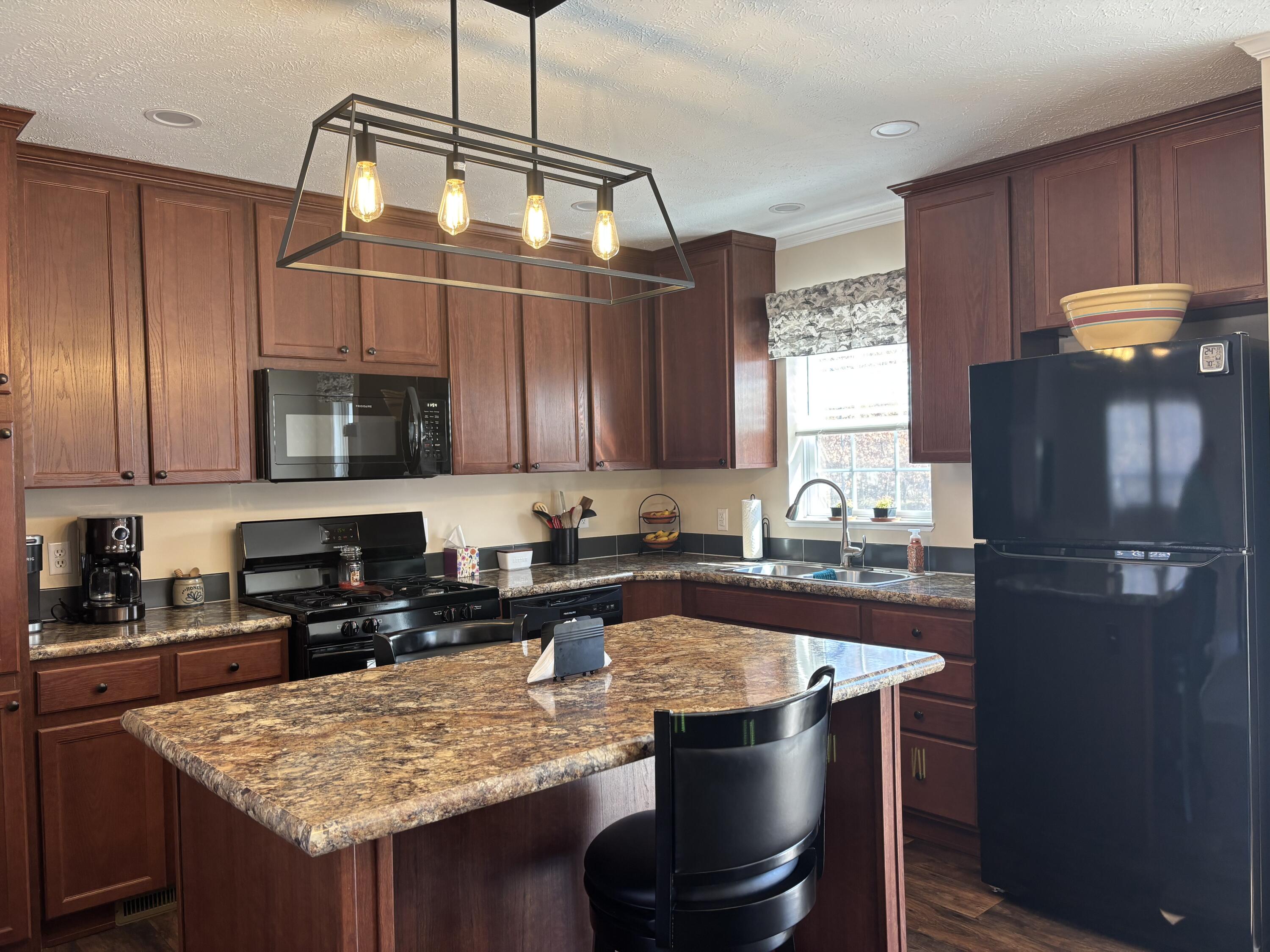 3114 South James Road Baldwin, MI 49304 - Photo 9 of 33 Kitchen