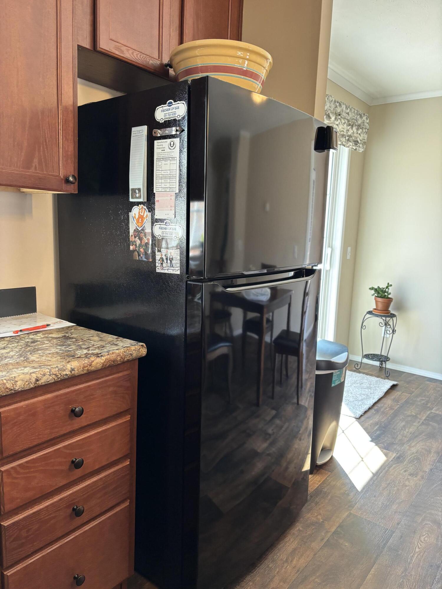 3114 South James Road Baldwin, MI 49304 - Photo 10 of 33 Kitchen