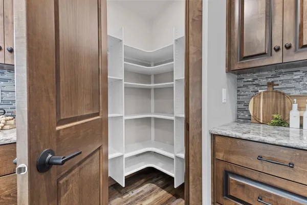 $579,900 | 2984 Creekwood Drive, Green Bay, WI 54311