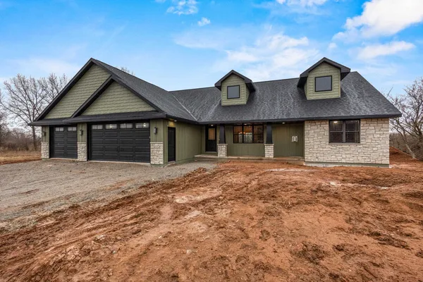$579,900 | 2984 Creekwood Drive, Green Bay, WI 54311