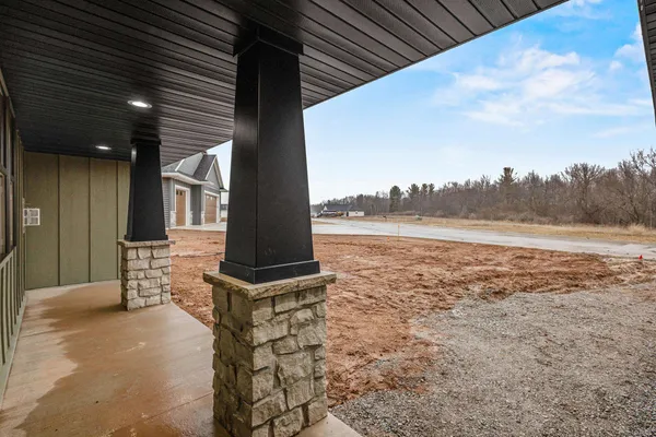 $579,900 | 2984 Creekwood Drive, Green Bay, WI 54311