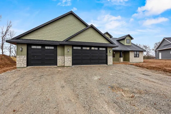 $579,900 | 2984 Creekwood Drive, Green Bay, WI 54311