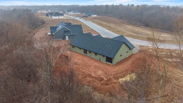 $579,900 | 2984 Creekwood Drive, Green Bay, WI 54311