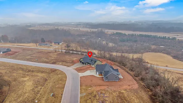 $579,900 | 2984 Creekwood Drive, Green Bay, WI 54311