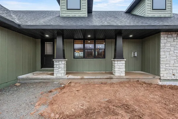 $579,900 | 2984 Creekwood Drive, Green Bay, WI 54311