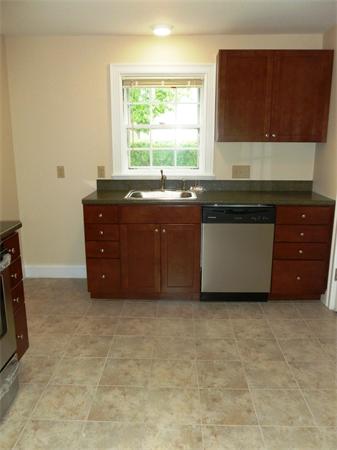 47 Palmyra Street Springfield, MA 01118 - Photo 8 of 19