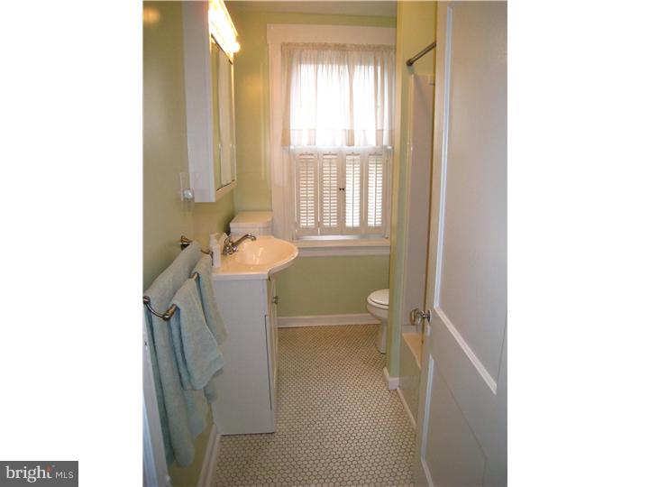 644 Rector Street Philadelphia, PA 19128 - Photo 14 of 25 Bathroom