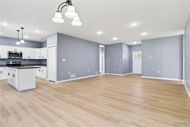 $429,999 | 6429 Hamm Road, Lockport Town, NY 14094