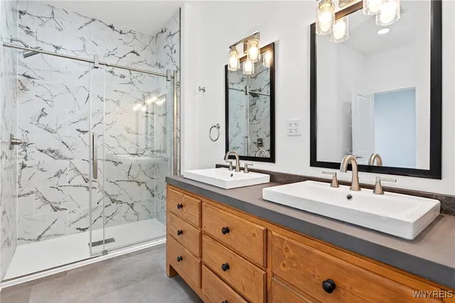 $429,999 | 6429 Hamm Road, Lockport Town, NY 14094