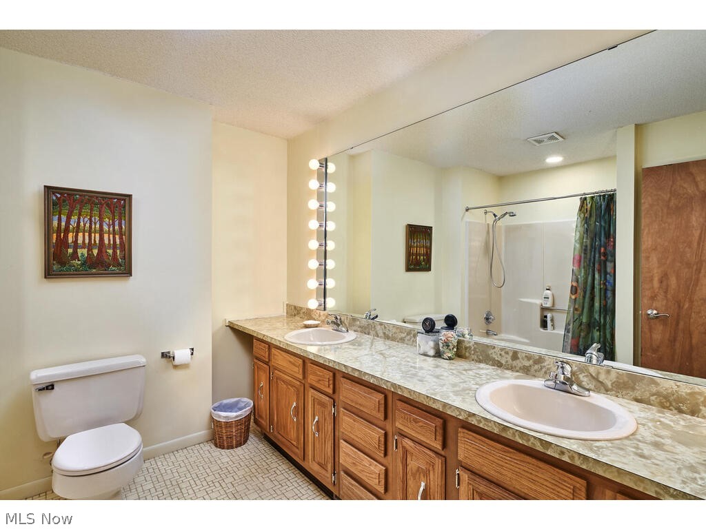 2555 Shade Road Akron, OH 44333 - Photo 25 of 34
