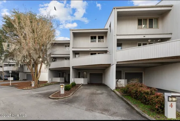 $499,000 | 5 Batts Hill Road, Unit 5, New Bern, NC 28562
