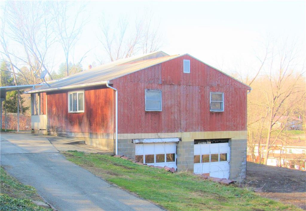 1460 Bakerstown Road Tarentum, PA 15084 - Photo 2 of 23