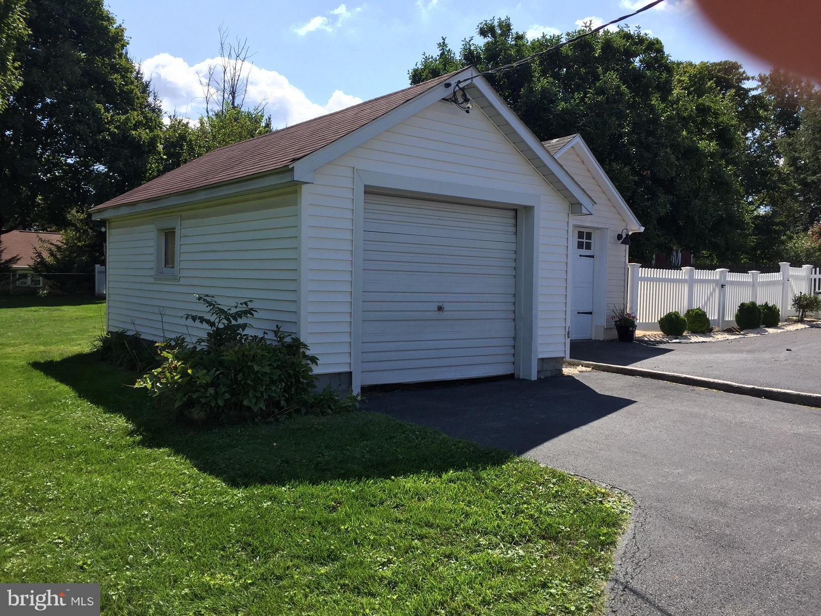 815 Washington Road Westminster, MD 21157 - Photo 21 of 22 Garage