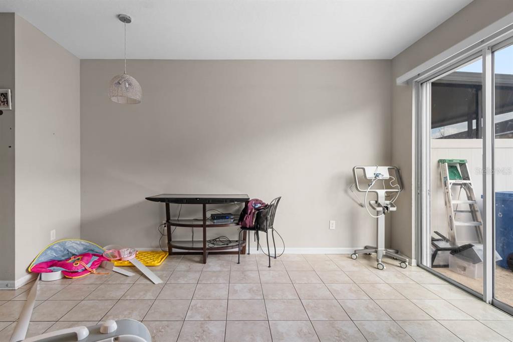 7060 Towne Lake Road Riverview, FL 33578 - Photo 15 of 21