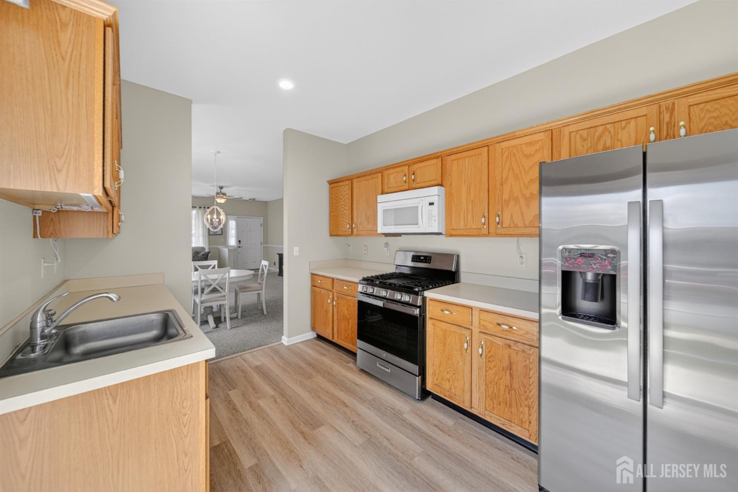 71 Burholme Drive Hamilton, NJ 08691 - Photo 7 of 29