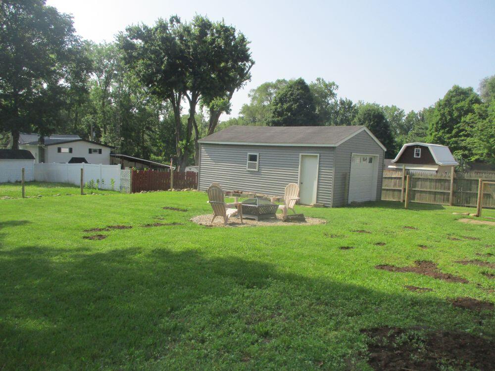 412 North Swan Street Colon, MI 49040 - Photo 15 of 18 yard2