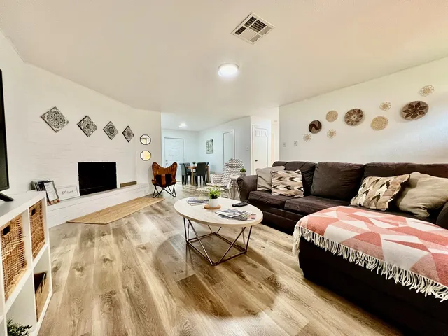 $599,000 | 902 East Hwy Street, Fredericksburg, TX 78624