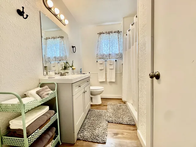 $599,000 | 902 East Hwy Street, Fredericksburg, TX 78624