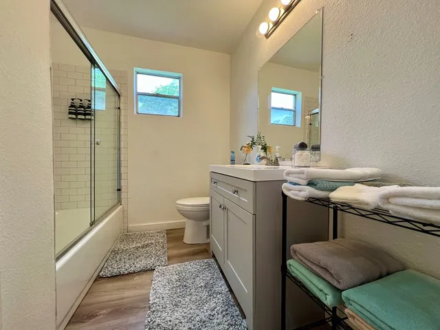 $599,000 | 902 East Hwy Street, Fredericksburg, TX 78624