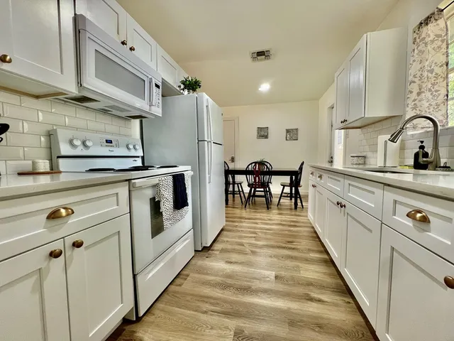 $599,000 | 902 East Hwy Street, Fredericksburg, TX 78624