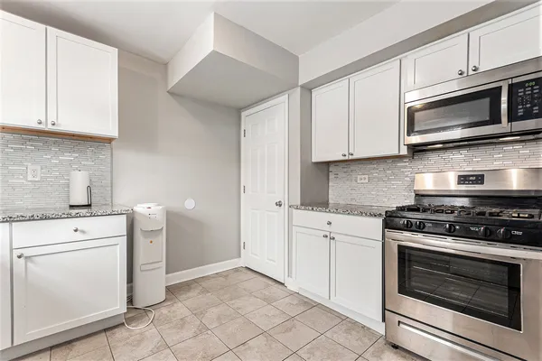 $300,000 | 2316 South 10th Avenue, Broadview, IL 60155