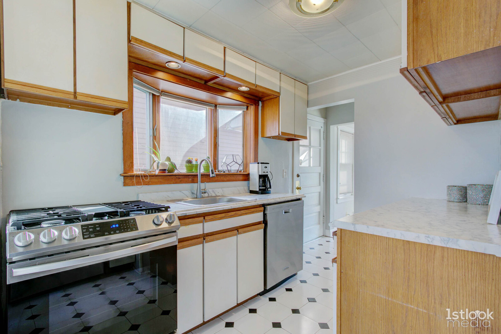 1112 Potter Road Park Ridge, IL 60068 - Photo 8 of 26