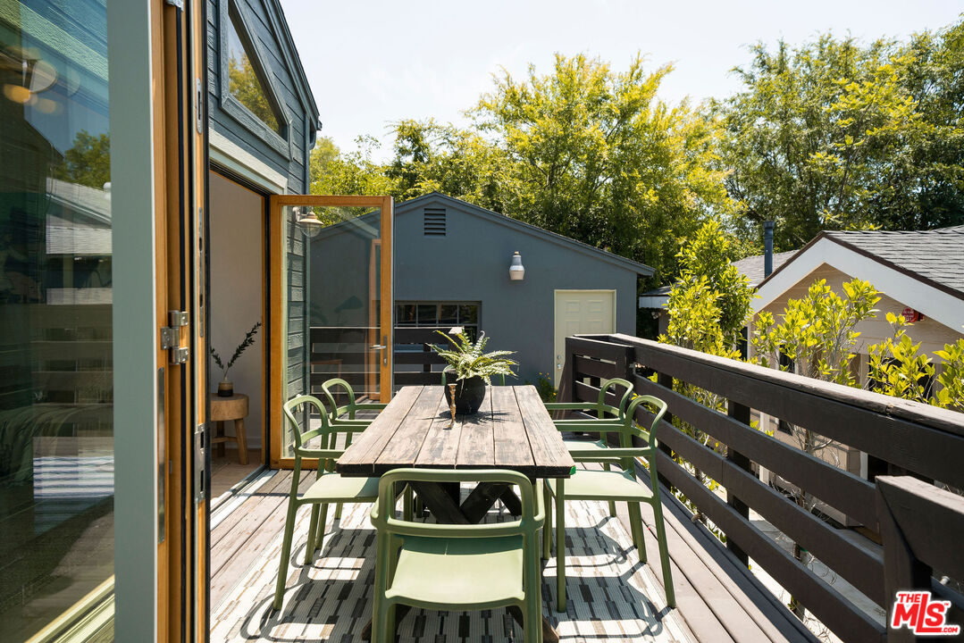 230 Marathon Road Altadena, CA 91001 - Photo 28 of 46 a view of balcony with furniture